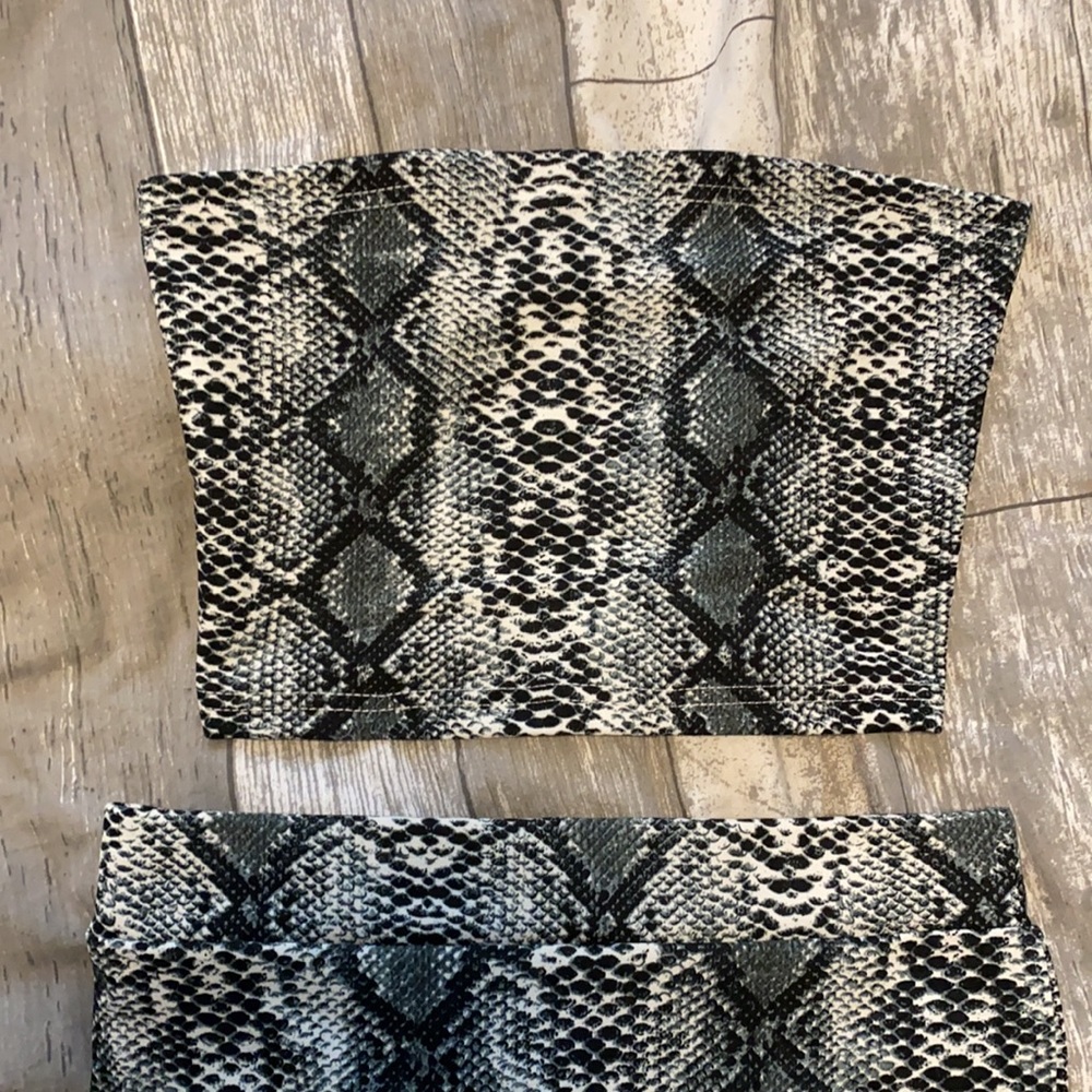Snakeskin Pattern 2 Piece Set - Picture 2 of 3